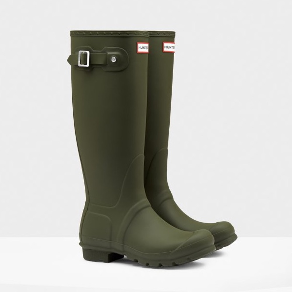 Size 8 Hunter Rain boots!!